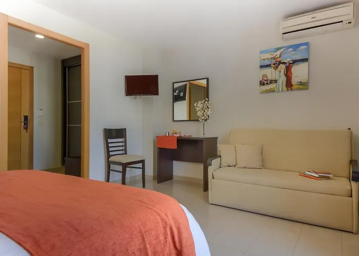 La Mirada Otel